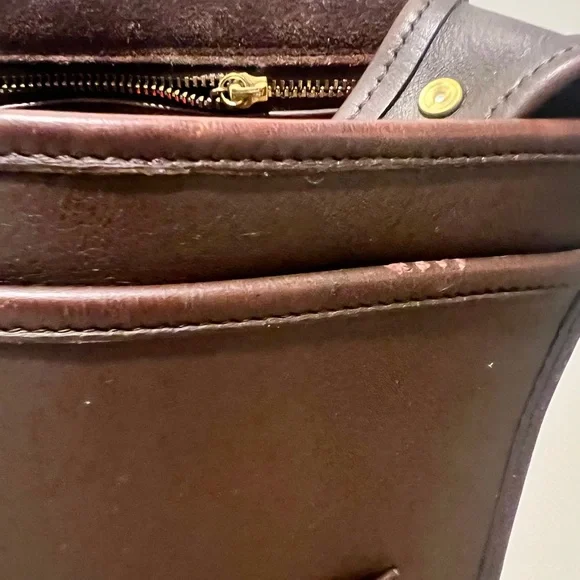 Vintage Coach Mahogany Stewardess - Picture 10 of 16